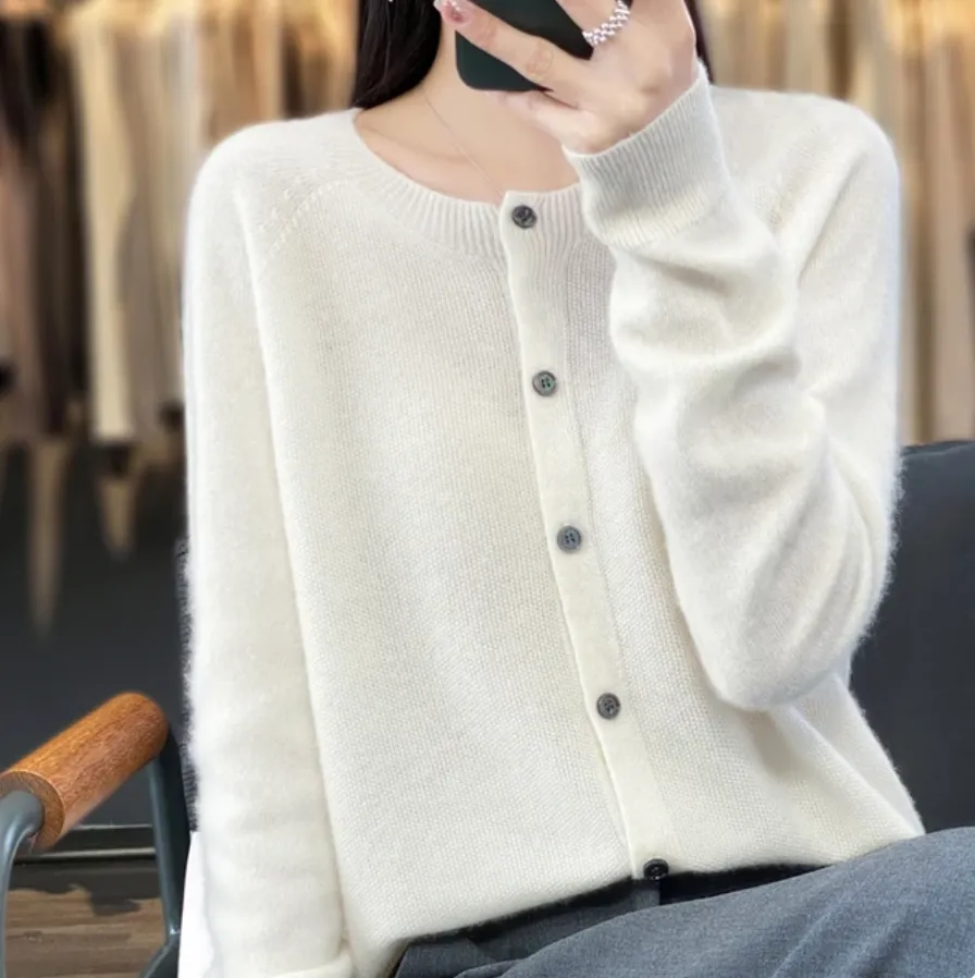 Annika - Cozy Wool Cardigan