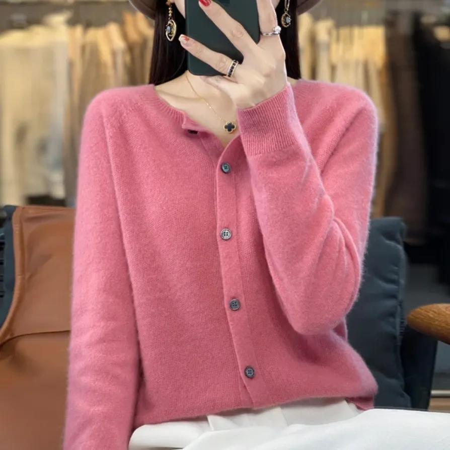 Annika - Cozy Wool Cardigan
