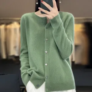 Annika - Cozy Wool Cardigan