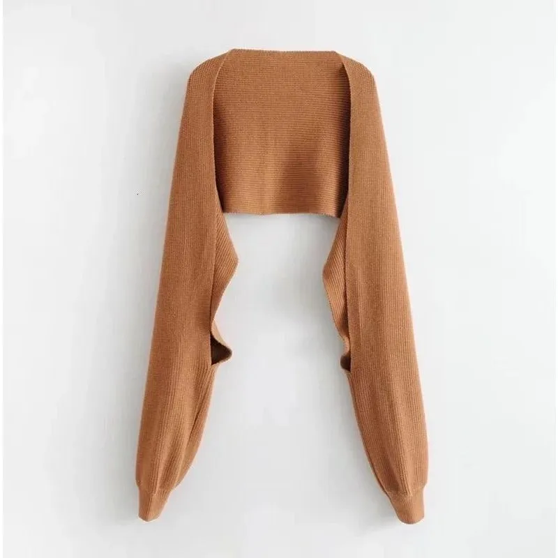 Knitting Warm Scarf