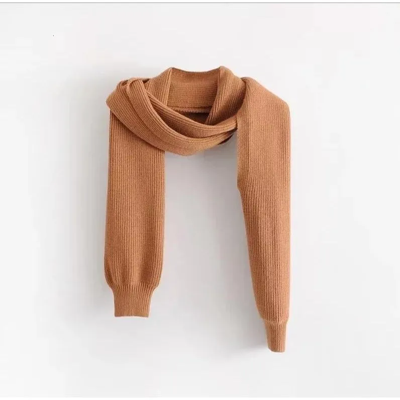 Knitting Warm Scarf