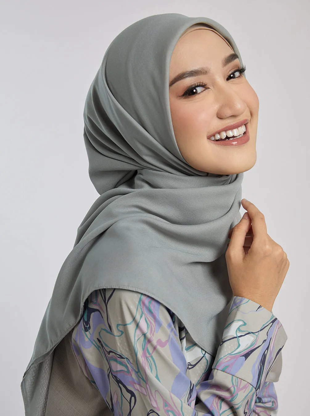 LIGHT VOILE SCARF PLAIN WARM GREY